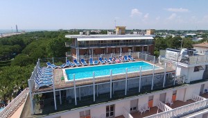 jesolo-hotel-piscina-panoramica